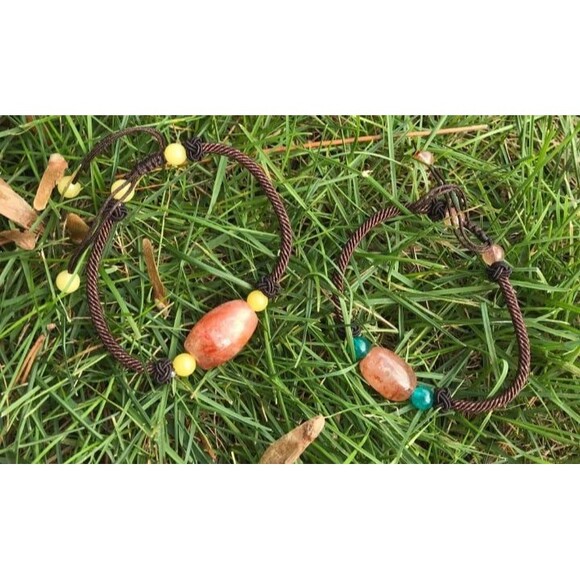 Fire Quartz Adjustable String Bracelet - Picture 3 of 4